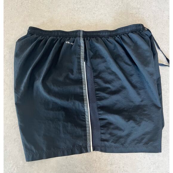 Men's Nike Shorts - Picture 7 of 8